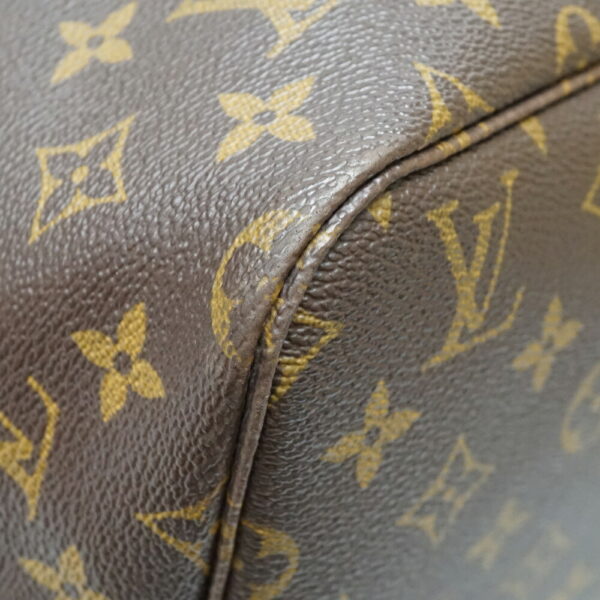 imgrc0087590522 Louis Vuitton Neverfull GM Monogram Canvas Tote Bag Brown