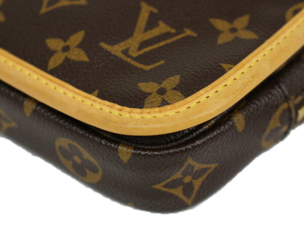 imgrc0087645509 Louis Vuitton Bum Bag Monogram Canvas Waist Pouch Brown