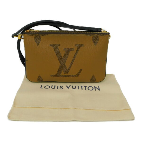 imgrc0087959518 Louis Vuitton Pochette Double Zip Monogram Giant Shoulder Bag Brown