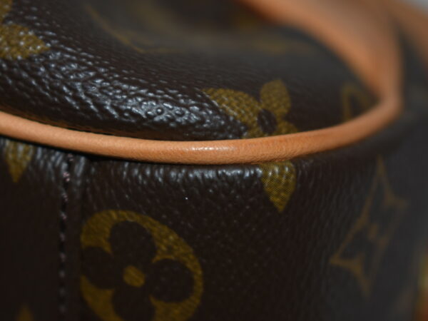 imgrc0088020595 Louis Vuitton Clara Handbag Monogram Brown