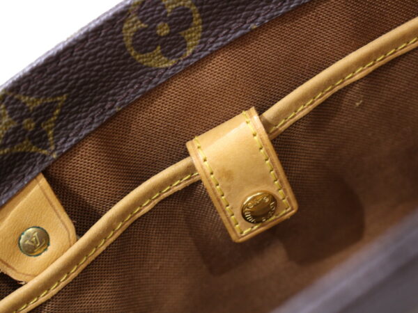 imgrc0088039469 Louis Vuitton Vavin PM Monogram Canvas Handbag Brown