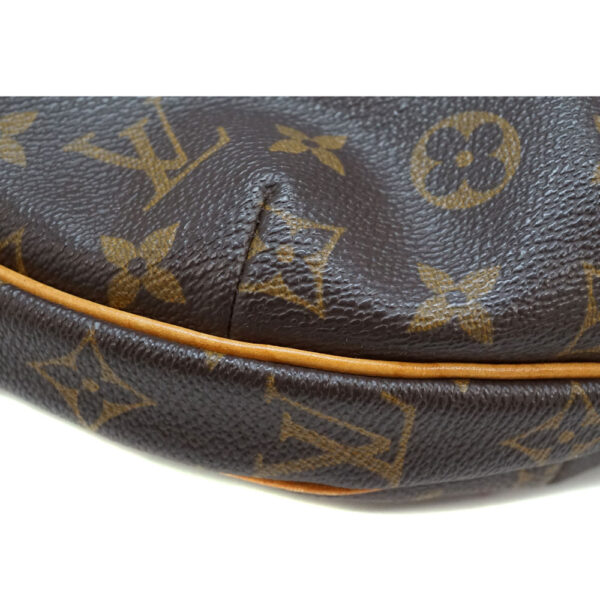 imgrc0088260930 Louis Vuitton Croissant MM One Handle Bag Monogram Brown