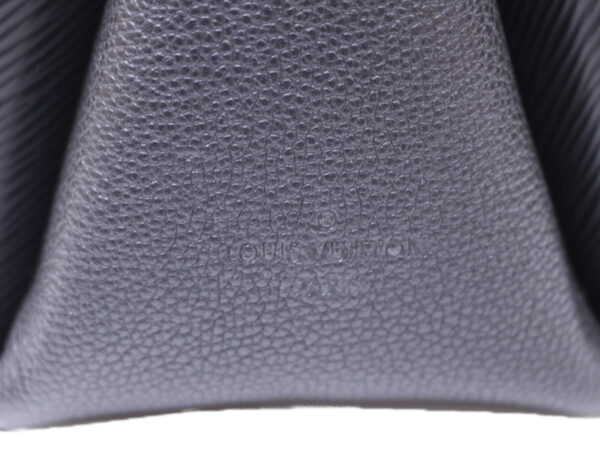 imgrc0088583109 Louis Vuitton Soufflot NV BB Epi Handbag Black