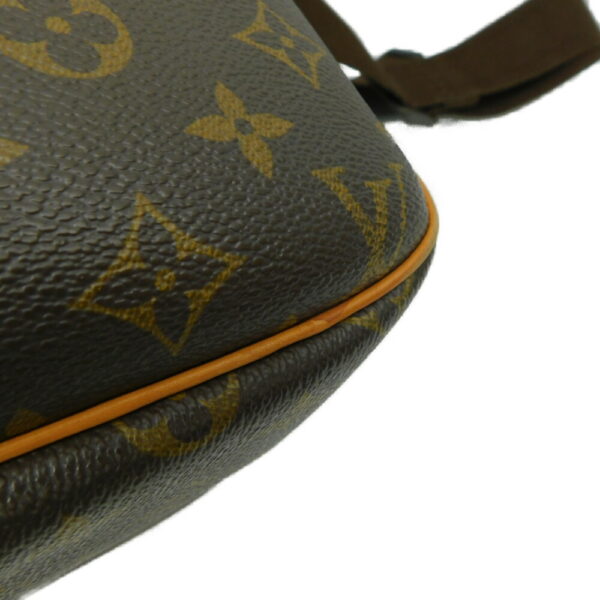 imgrc0088604557 Louis Vuitton Reporter PM Monogram Crossbody Bag Brown