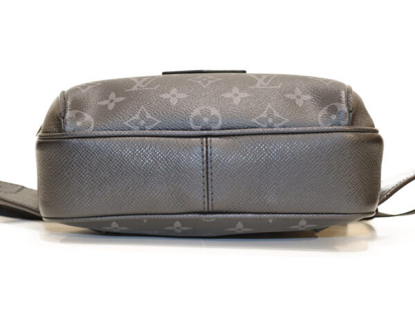 imgrc0088643140 Louis Vuitton Bum Bag Taigarama Monogram Eclipse Black