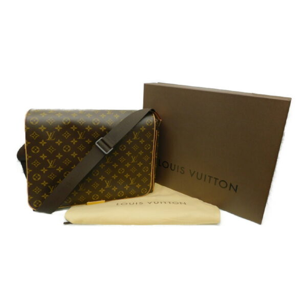 imgrc0088646842 Louis Vuitton Aves Monogram Shoulder Bag Brown