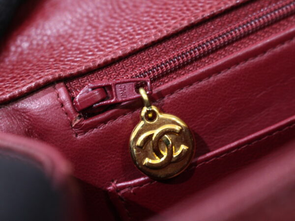 imgrc0088787516 Chanel Caviar Skin Handle Chain Bag Bordeaux