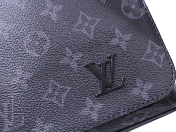 imgrc0088852062 Louis Vuitton District PM Monogram Eclipse Messenger Bag Gray