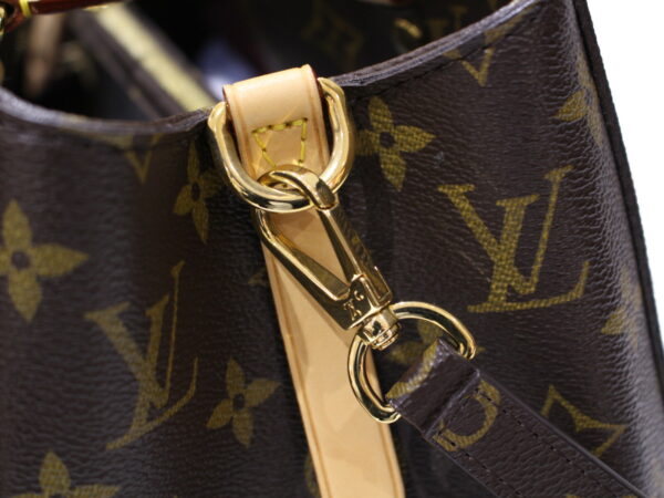 imgrc0088923508 Louis Vuitton Montaigne MM Monogram Canvas 2 Way Bag Brown