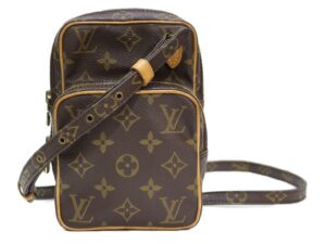 imgrc0088940482 LOUIS VUITTON Popincourt Haut PM handbag