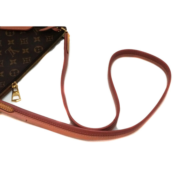 imgrc0089090135 Louis Vuitton Loretta Shoulder Bag Monogram Canvas Brown