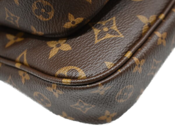 imgrc0089122101 Louis Vuitton Multi Pochette Accessoire Body Bag Monogram Khaki