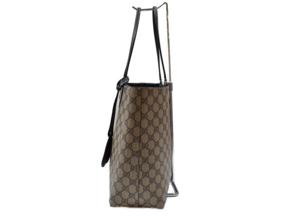 imgrc0089349901 Gucci GG Supreme Reversible Tote Bag Canvas Beige Black