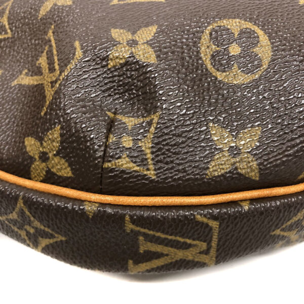 imgrc0089457436 Louis Vuitton Croissant MM Monogram Shoulder Bag Brown