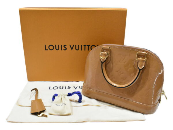 imgrc0089504179 Louis Vuitton Alma BB Mini Bag Vernis Camel