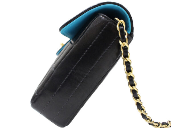 imgrc0089504719 Chanel Chocolate Bar Chain Shoulder Bag Bicolor Black Blue