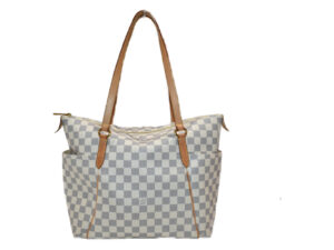 imgrc0089521965 Louis Vuitton Monogram Batignolles Horizontal Tote Bag