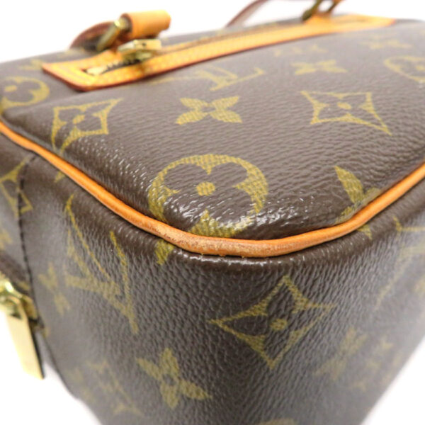 imgrc0090169834 Louis Vuitton Cite MM Monogram Handbag Brown