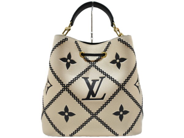 imgrc0090648018 Louis Vuitton Neo Noe MM Handbag Broderie Empreinte White Black