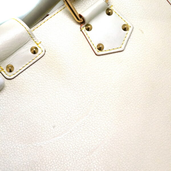 imgrc0090934621 Louis Vuitton Fabureau Handbag Suhari White