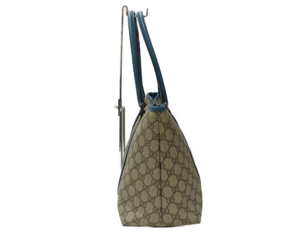 imgrc0090960581 Gucci GG Supreme Canvas Tote Bag Beige Blue