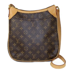 imgrc0090964309 Louis Vuitton Triple Quilted Monogram Canvas Etoile City Bag PM