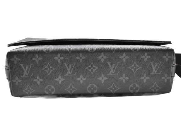 imgrc0091222168 Louis Vuitton District MM Shoulder Bag Monogram Eclipse Black Gray