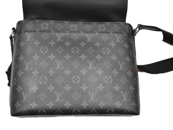 imgrc0091222171 Louis Vuitton District MM Shoulder Bag Monogram Eclipse Black Gray