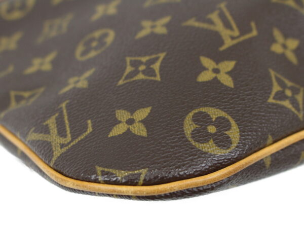 imgrc0091242174 Louis Vuitton Pochette Bosphore Monogram Canvas Shoulder Bag Brown