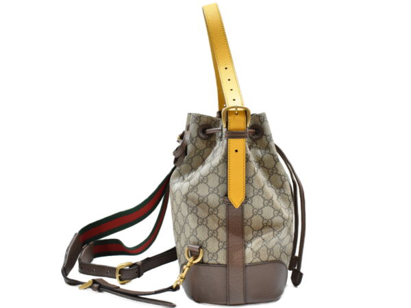 imgrc0091284866 Gucci Backpack GG Supreme Leather Beige