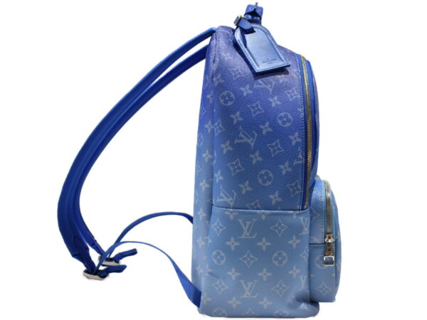 imgrc0091285011 Louis Vuitton LV Clouds Leather Backpack Gradient Blue