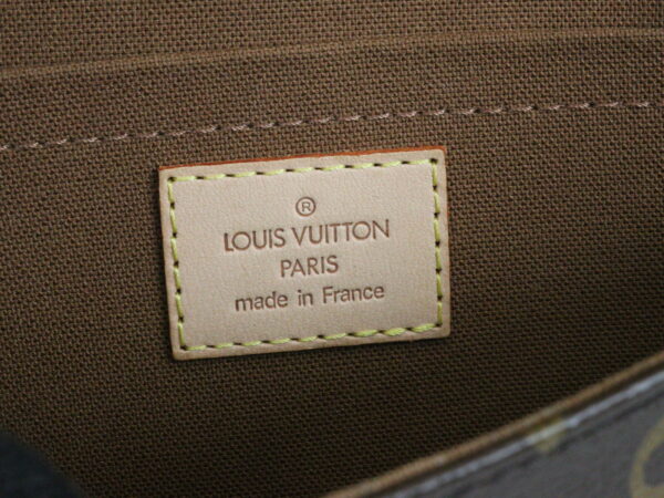 imgrc0091675528 Louis Vuitton Pochette Marelle Monogram Canvas Body Bag Brown