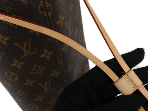 imgrc0091691237 Louis Vuitton Neverfull MM Monogram Canvas Tote Bag Brown