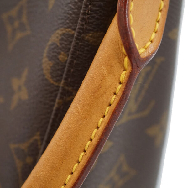 imgrc0091781707 Louis Vuitton Looping MM Shoulder Bag Monogram Canvas Brown