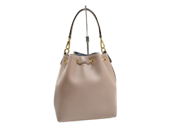 imgrc0091802134 Louis Vuitton Lock Me Bucket Drawstring Bag Greige Grain Calf