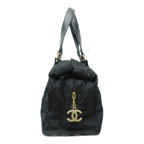 imgrc0091877380 Chanel Travel Handbag Black