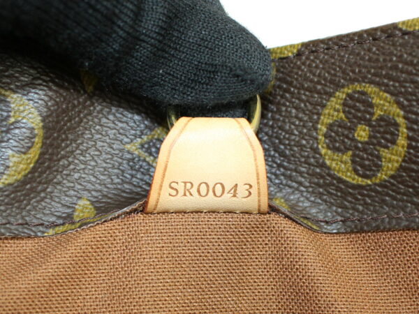 imgrc0092053976 Louis Vuitton Vavin GM Monogram Canvas Tote Bag Brown