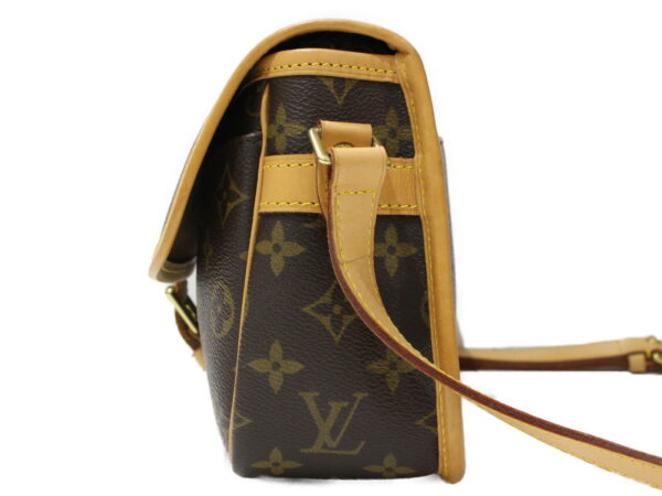 imgrc0092617935 Louis Vuitton Sologne Monogram Canvas Shoulder Bag Brown