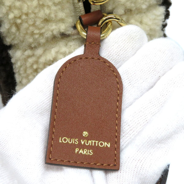 imgrc0092911217 Louis Vuitton Beach Pouch