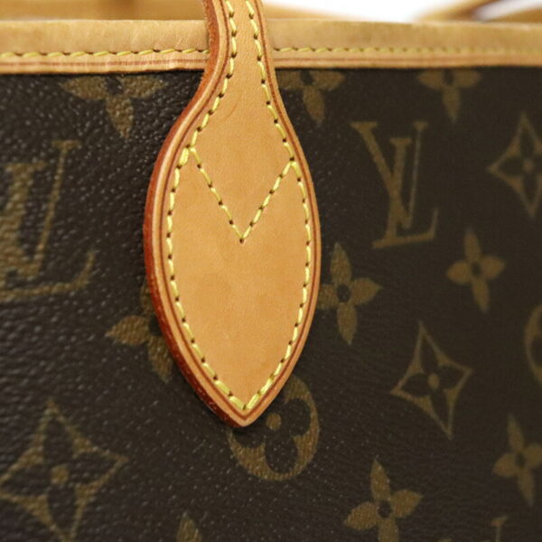 imgrc0093181821 Louis Vuitton Neverfull MM Monogram Tote Bag