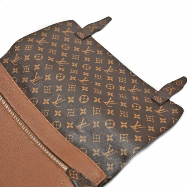 imgrc0093375987 Louis Vuitton Avane Monogram Bag