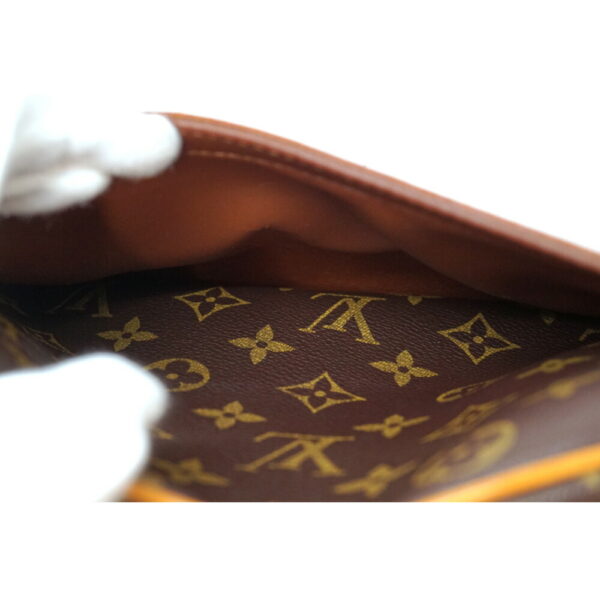 imgrc0093585424 Louis Vuitton Blois Shoulder Bag Monogram