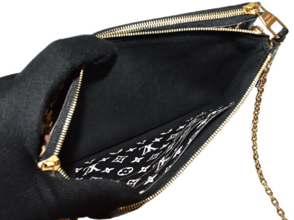 imgrc0093669869 Louis Vuitton Pochette Double Zip Shoulder Bag Giant Monogram Jungle Black Leopard Print