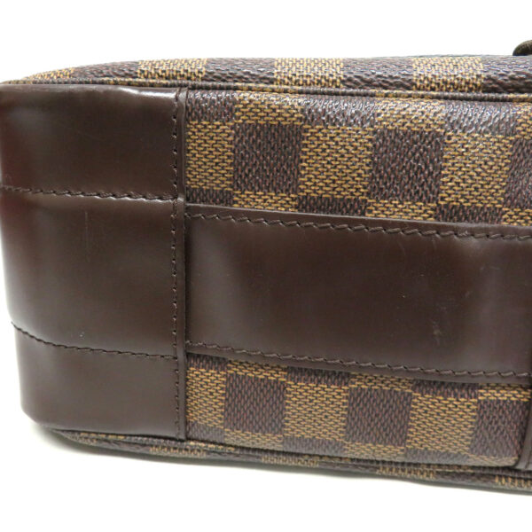 imgrc0093836748 Louis Vuitton Bastille Damier Messenger Bag