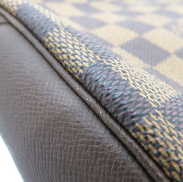 imgrc0093956087 Louis Vuitton Truth Damier Pouch