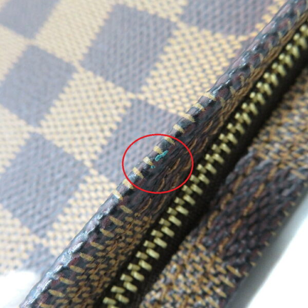 imgrc0093956097 Louis Vuitton Truth Damier Pouch