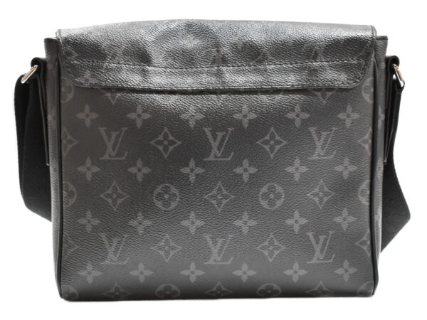 imgrc0094126799 Louis Vuitton District PM Shoulder Bag Monogram Eclipse Gray