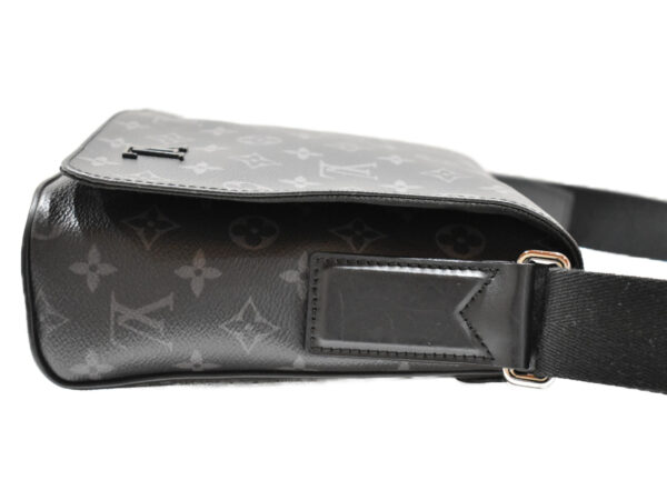 imgrc0094126800 Louis Vuitton District PM Shoulder Bag Monogram Eclipse Gray