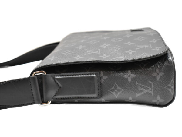 imgrc0094126801 Louis Vuitton District PM Shoulder Bag Monogram Eclipse Gray