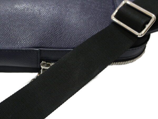 imgrc0094285782 Louis Vuitton Avenue Sling Bag Taiga Leather Body Bag Navy Blue